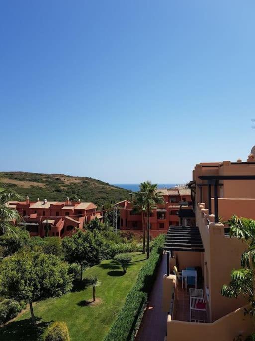 Penthouse Paradiso: 2Br Oasis In Casares Del Sol Exterior photo